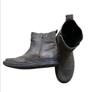 Born Risko ankle boots, Women’s size 10